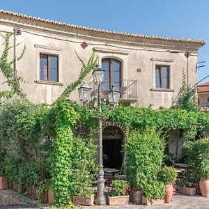 Πανσιόν Bar Vitelli Charming
