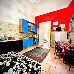 la-casa-di-luna-via-vitt-emanuele-ii-bike.sicilyhotelsitaly.net/