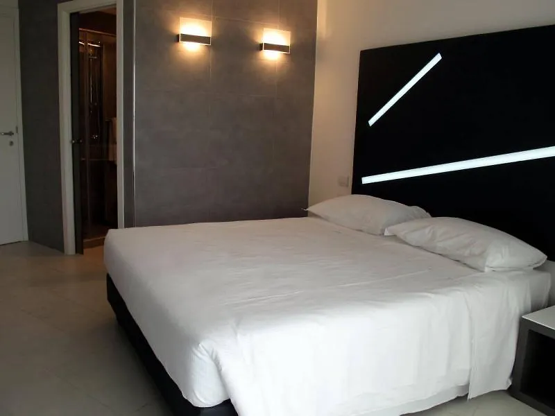 Lungotevere Suite Rome 2*,