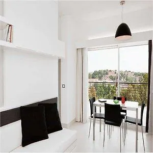 Lungotevere Suite Rome 2*,